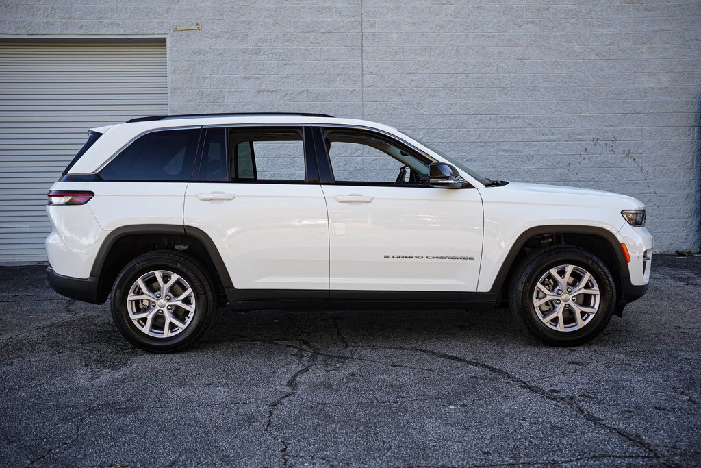 Used 2022 Jeep Grand Cherokee Limited image 17