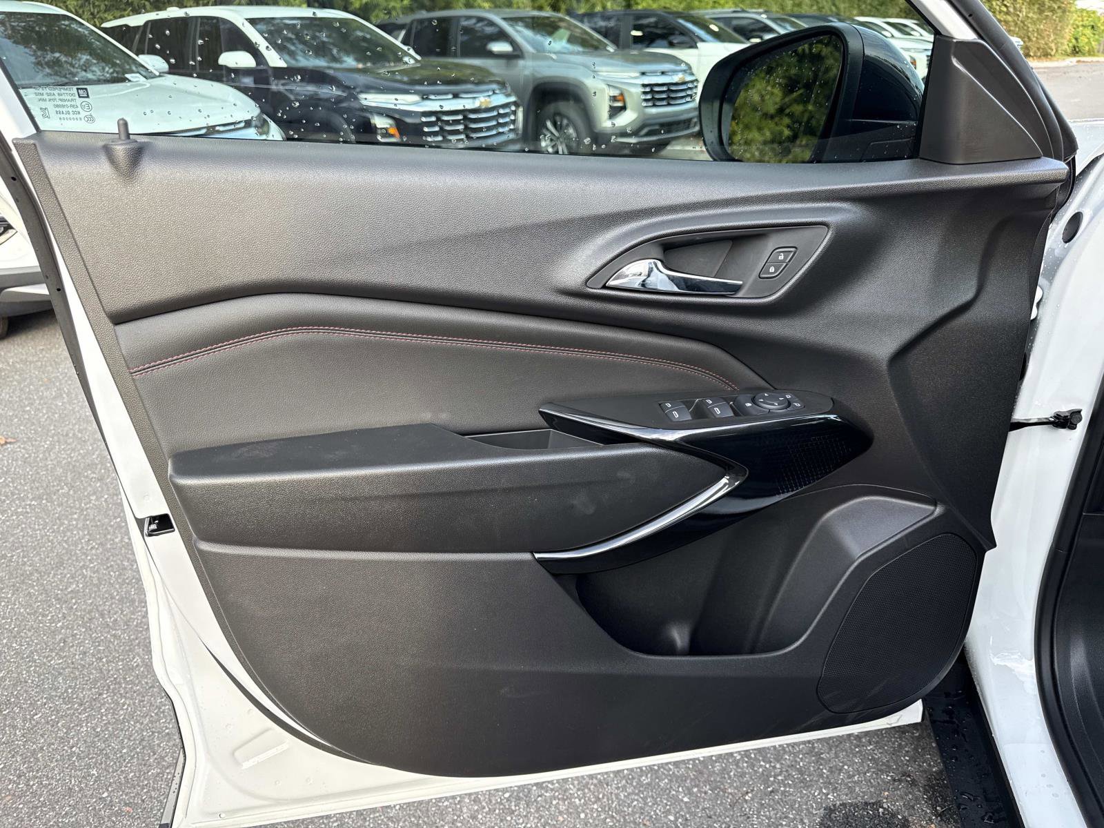 New 2026 Chevrolet Trax RS w/ Sunroof Package image 17