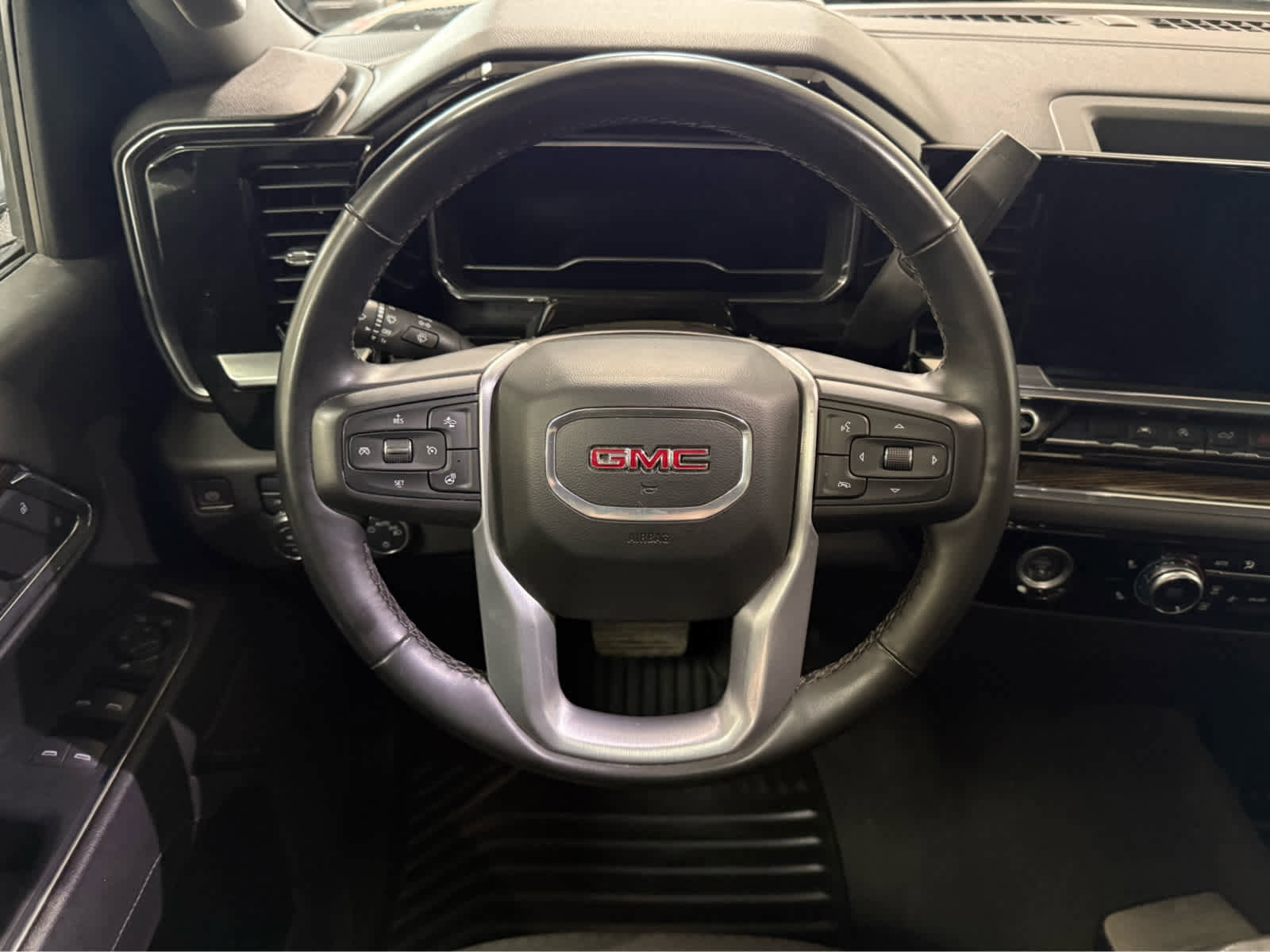 Certified 2023 GMC Sierra 1500 SLE image 17