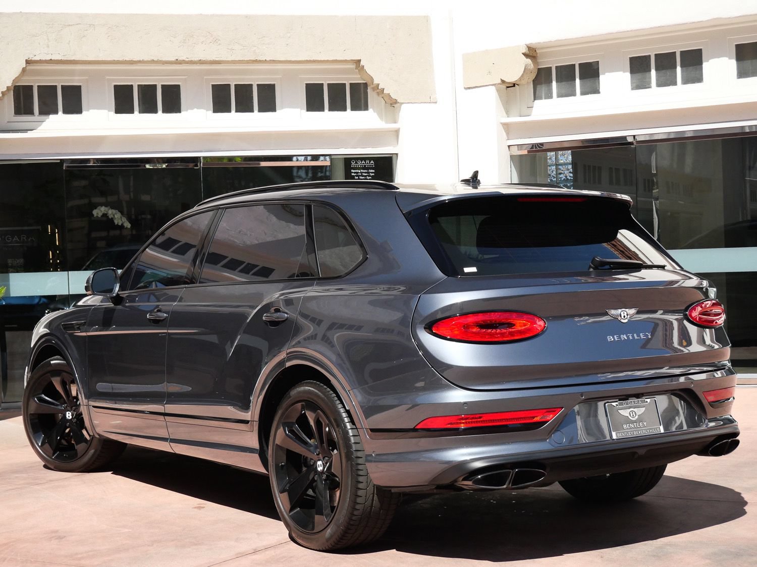 Used 2024 Bentley Bentayga Extended Wheelbase AWD/4WD image 3