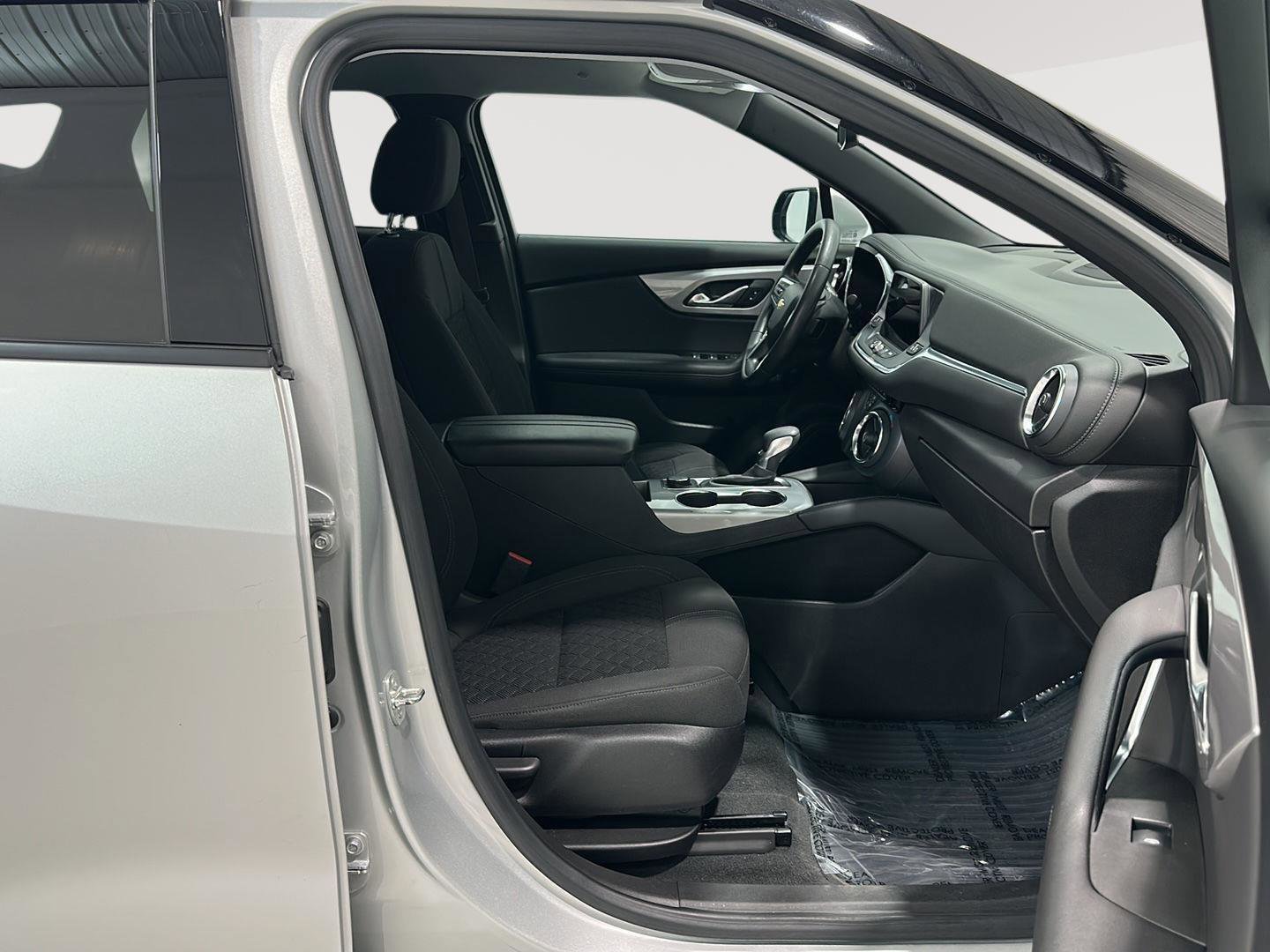 Used 2022 Chevrolet Blazer LT image 25