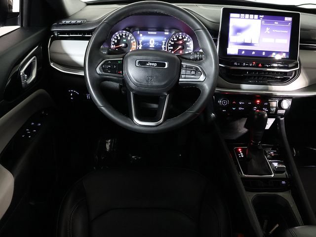 Used 2023 Jeep Compass Limited AWD/4WD image 3
