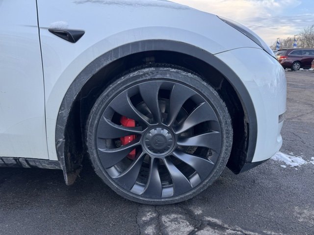 Used 2024 Tesla Model Y Performance image 11