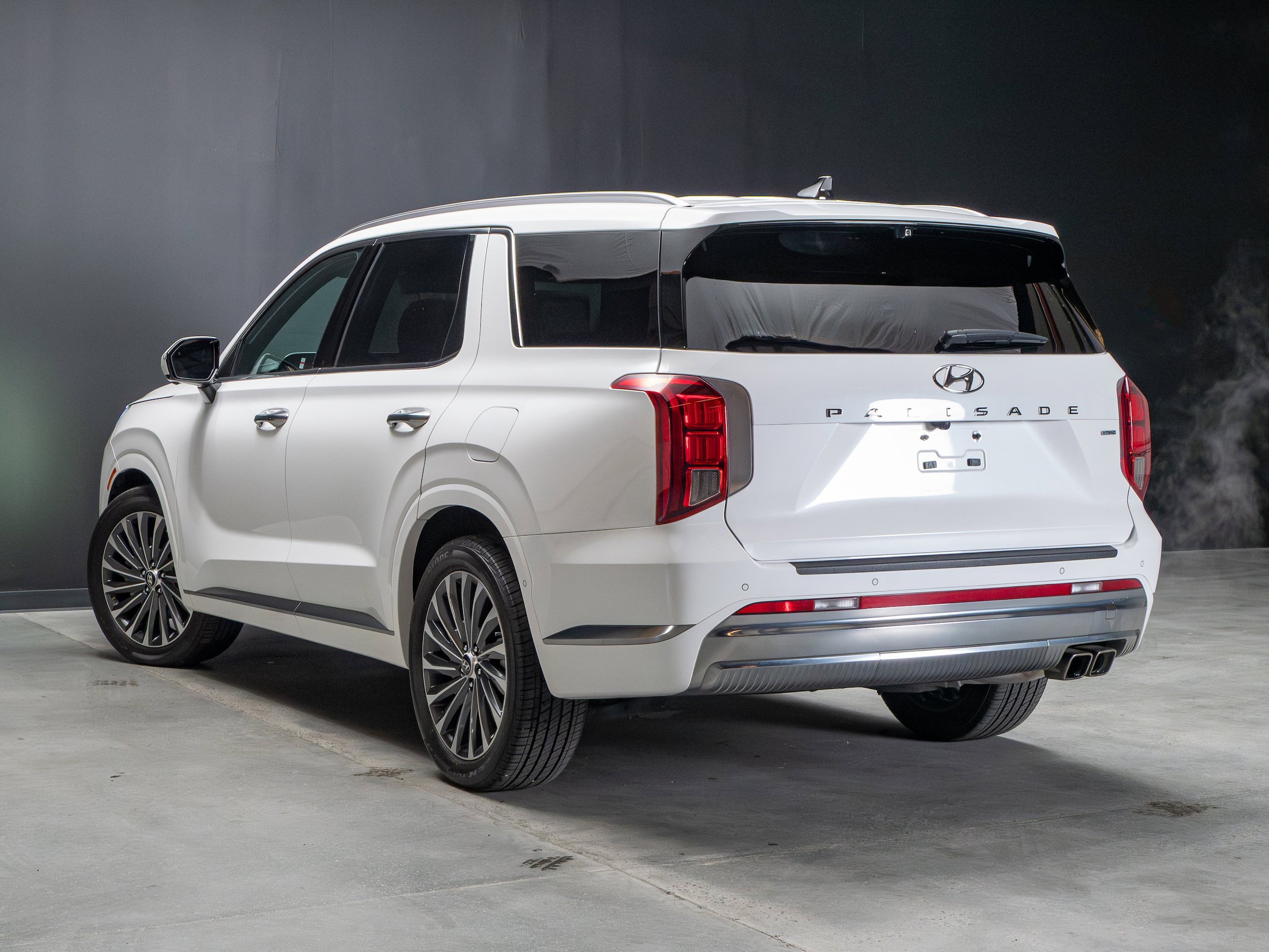 Used 2024 Hyundai Palisade Calligraphy AWD/4WD image 3