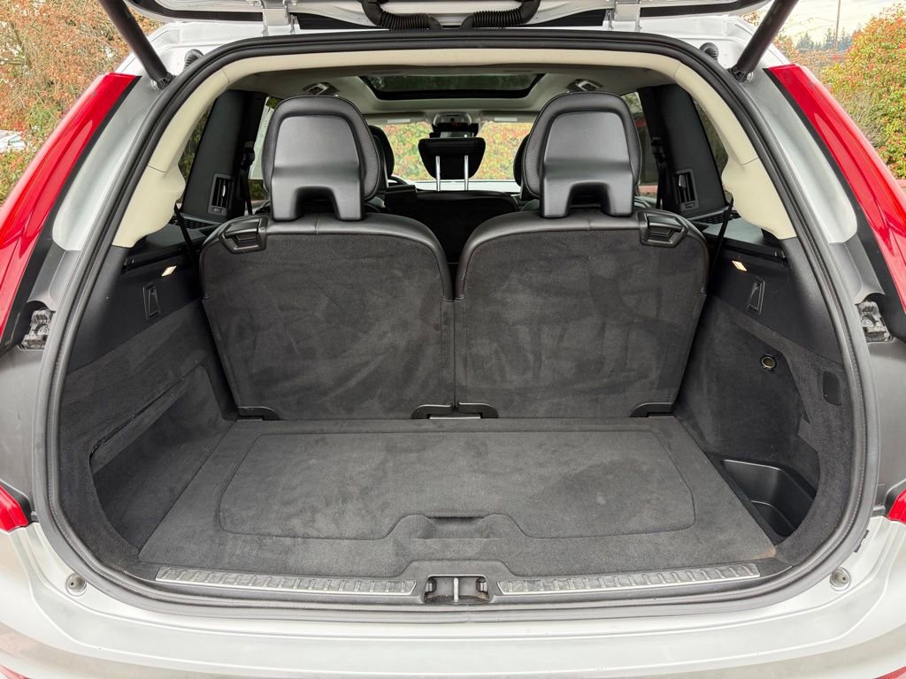 Used 2018 Volvo XC90 T6 Momentum w/ Convenience Package image 10