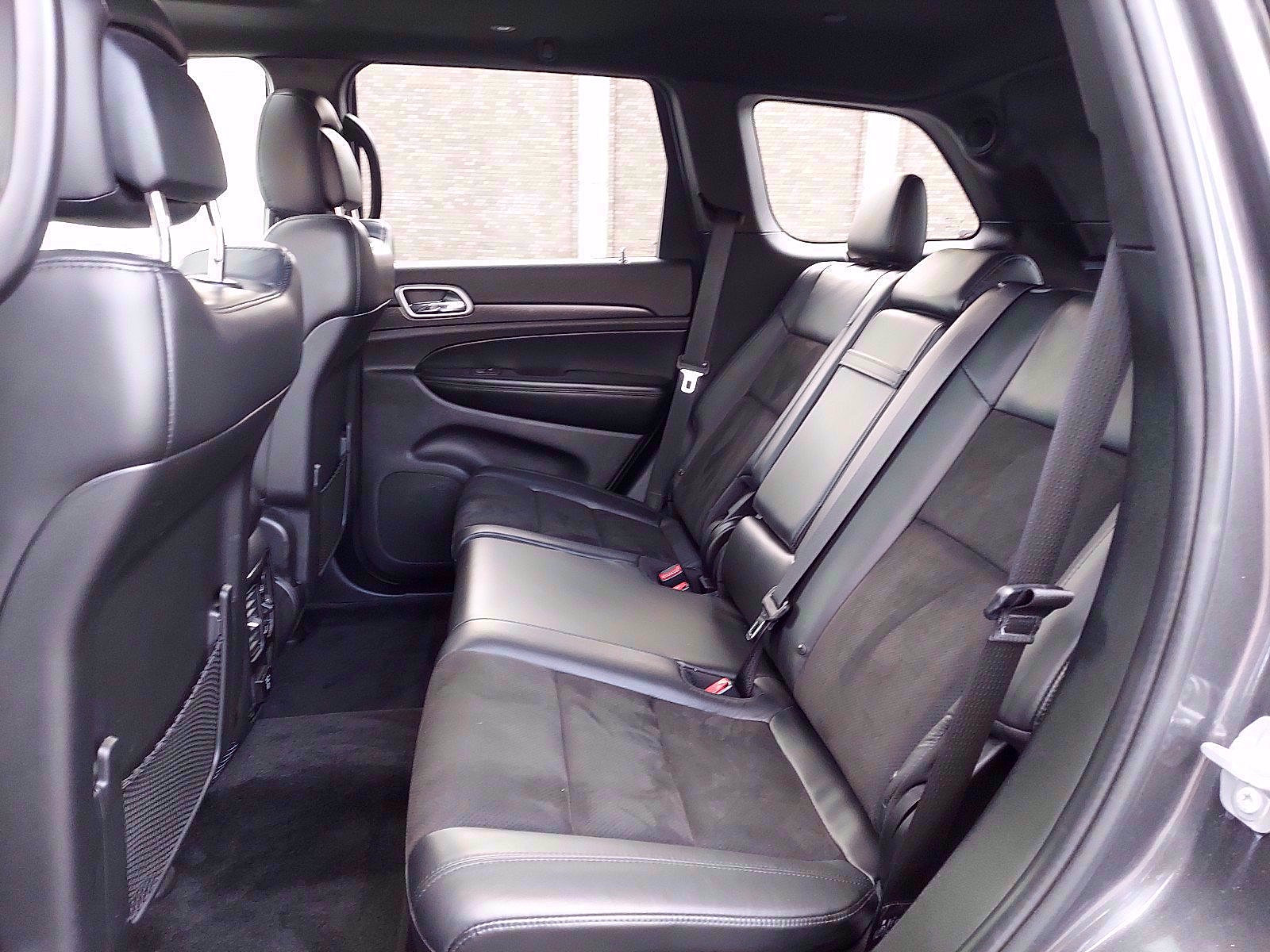 Used 2018 Jeep Grand Cherokee Altitude AWD/4WD image 10