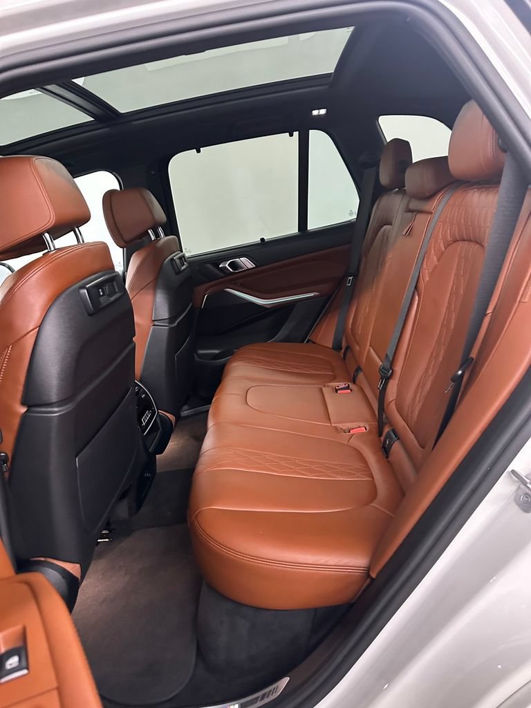 Used 2022 BMW X5 xDrive40i w/ M Sport Package AWD/4WD image 25