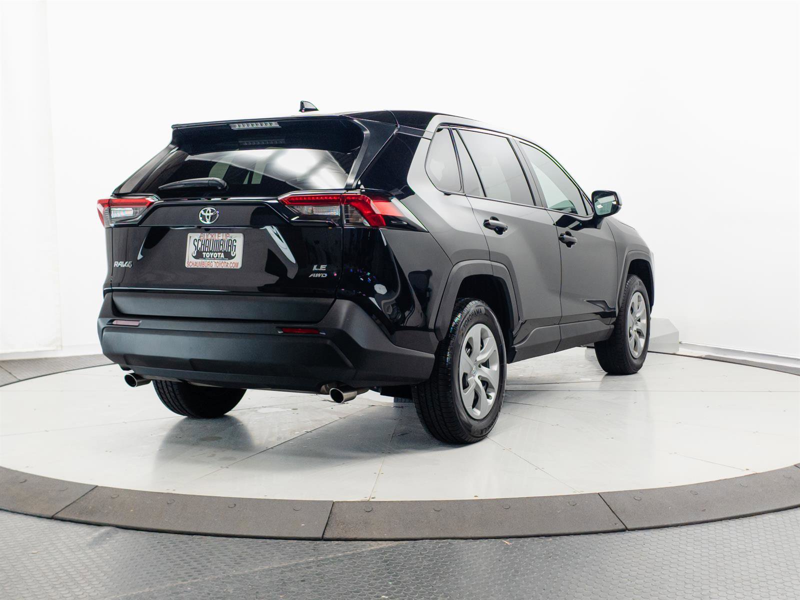 Certified 2022 Toyota RAV4 LE AWD/4WD image 11