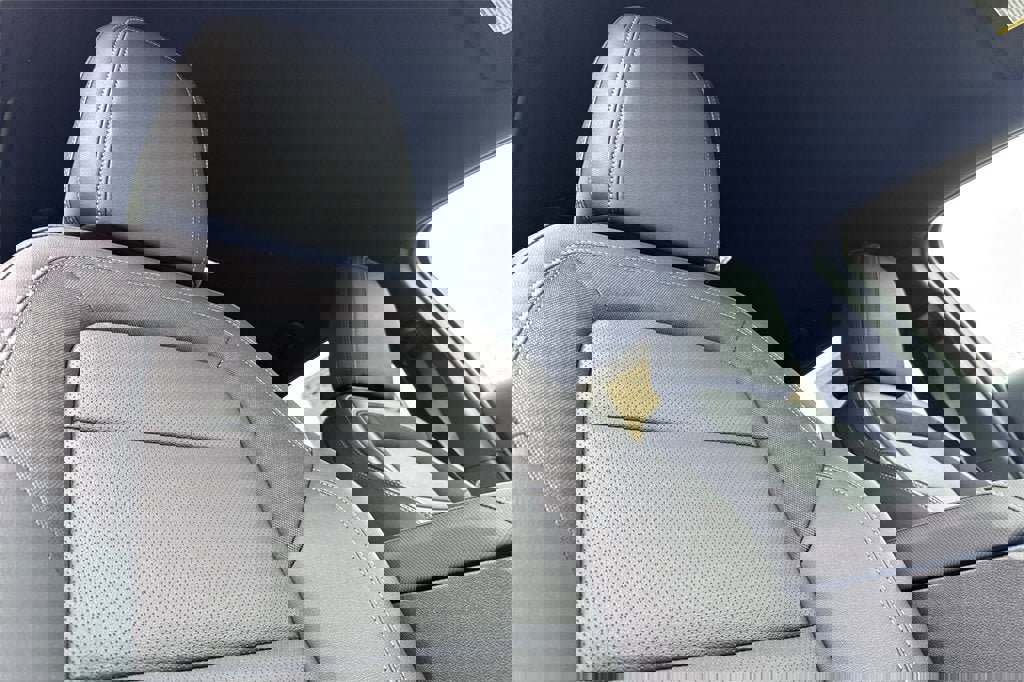 New 2026 Chevrolet Equinox EV LT image 17