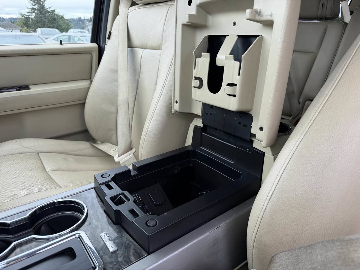 Used 2015 Ford Expedition Max Limited AWD/4WD image 18