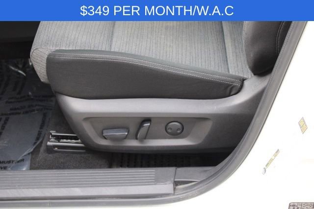 Used 2023 Nissan Rogue SV AWD/4WD image 16
