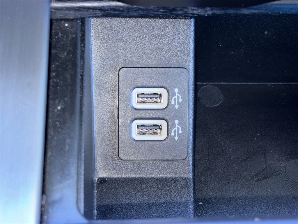 Used 2020 Ford F150 Platinum w/ Equipment Group 701A Luxury image 12