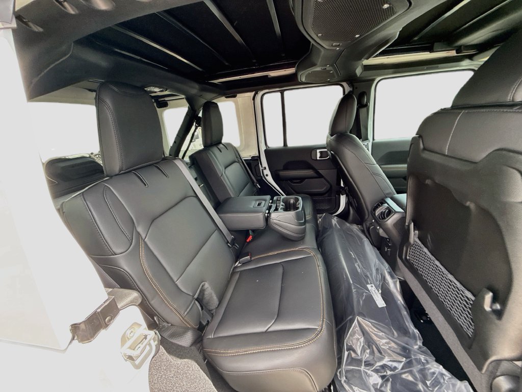 New 2027 Jeep Wrangler Unlimited Sahara AWD/4WD image 29