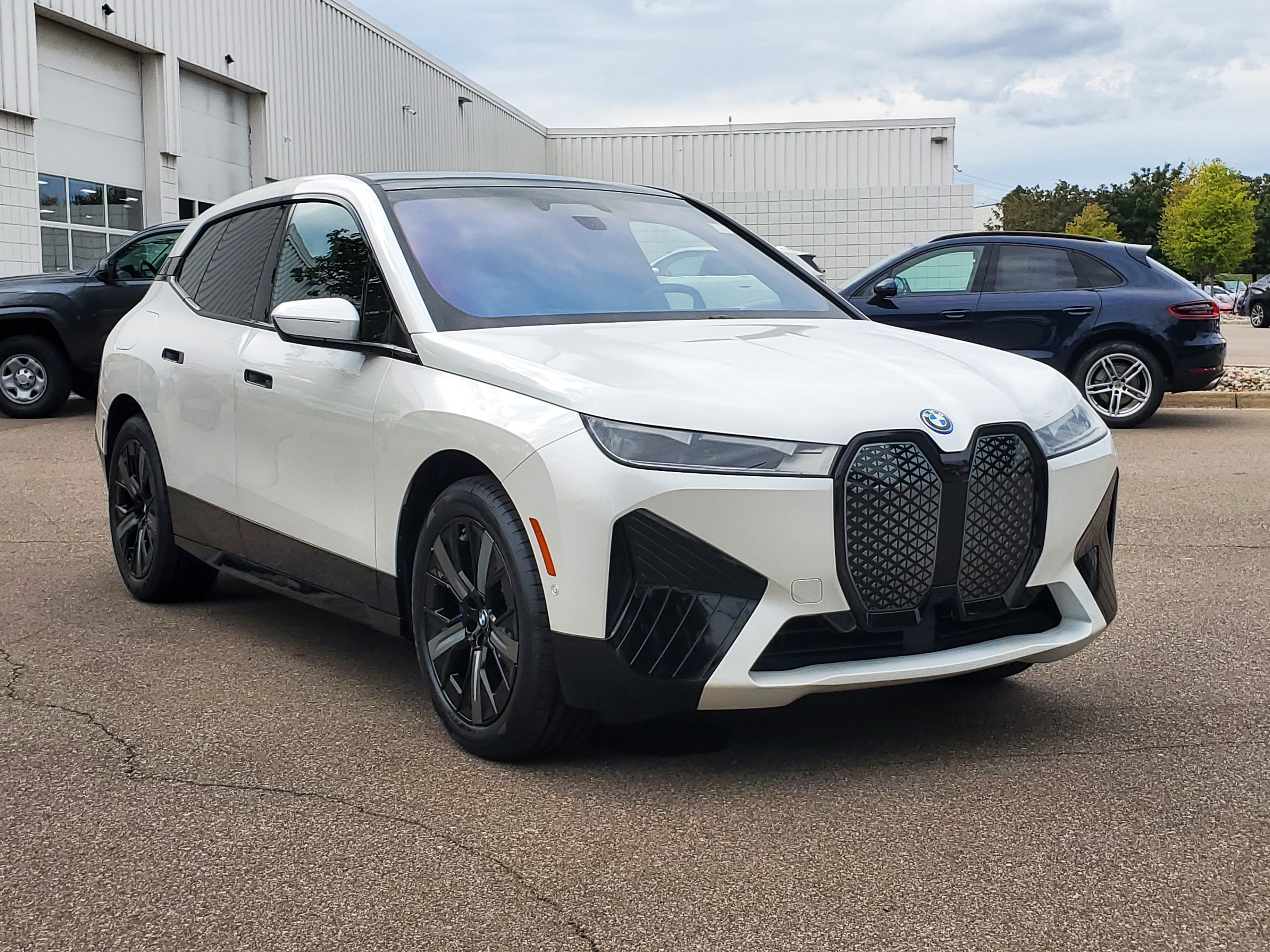Certified 2024 BMW iX xDrive50 w/ Sport Package AWD/4WD image 7