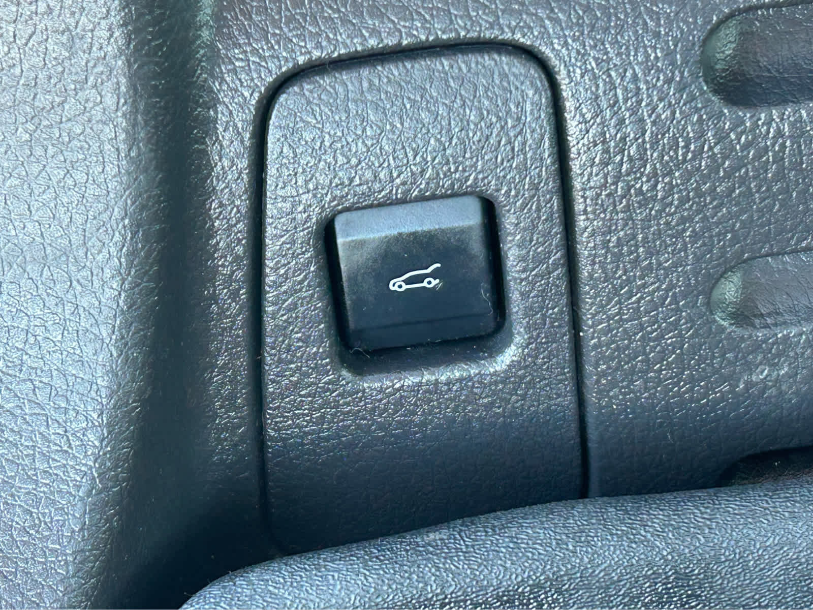 Used 2014 Ford Edge Limited w/ Equipment Group 301A FWD image 9