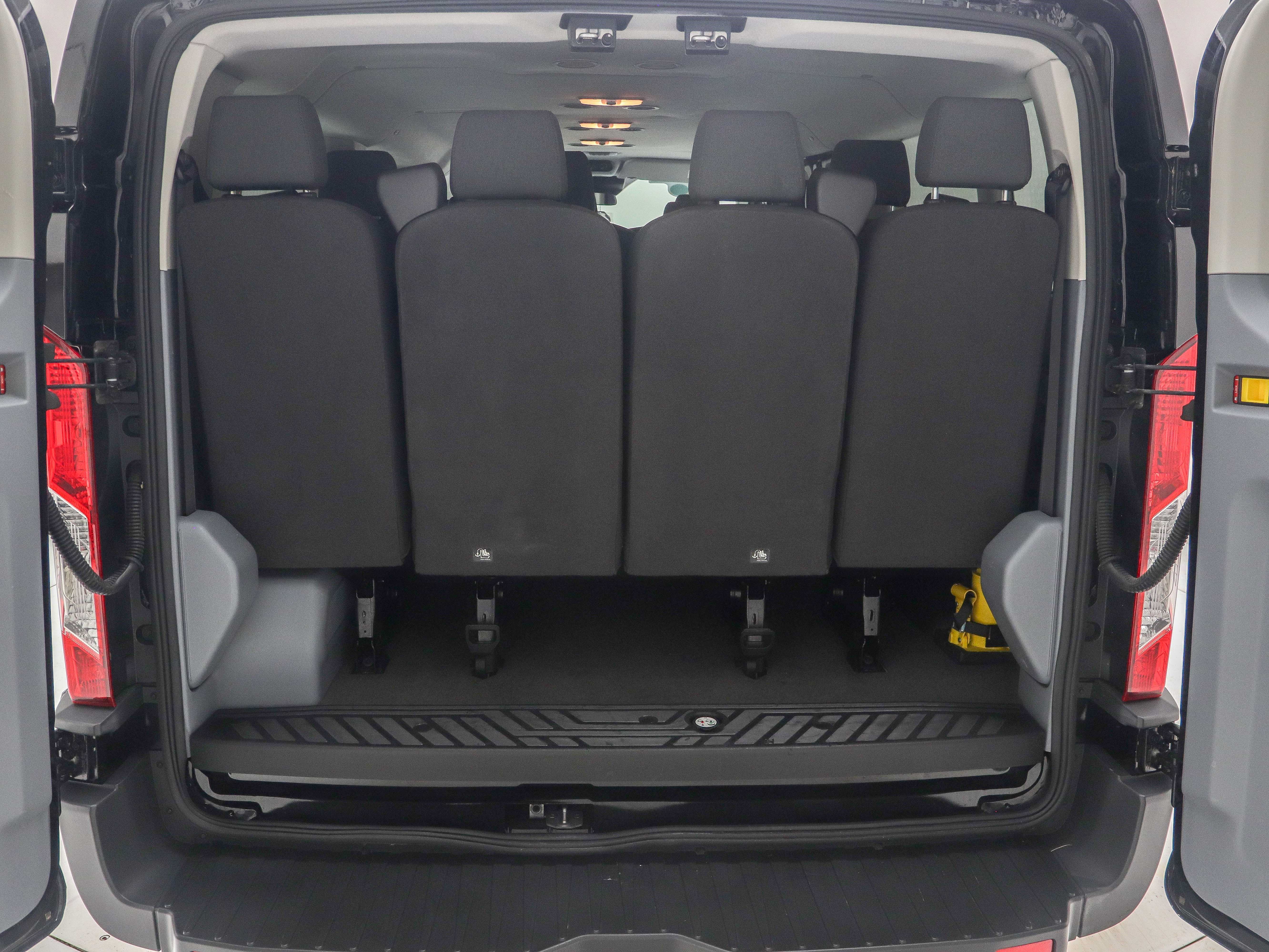 Used 2018 Ford Transit 350 XL RWD image 11