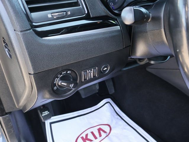 Used 2019 Chrysler 300 S image 61