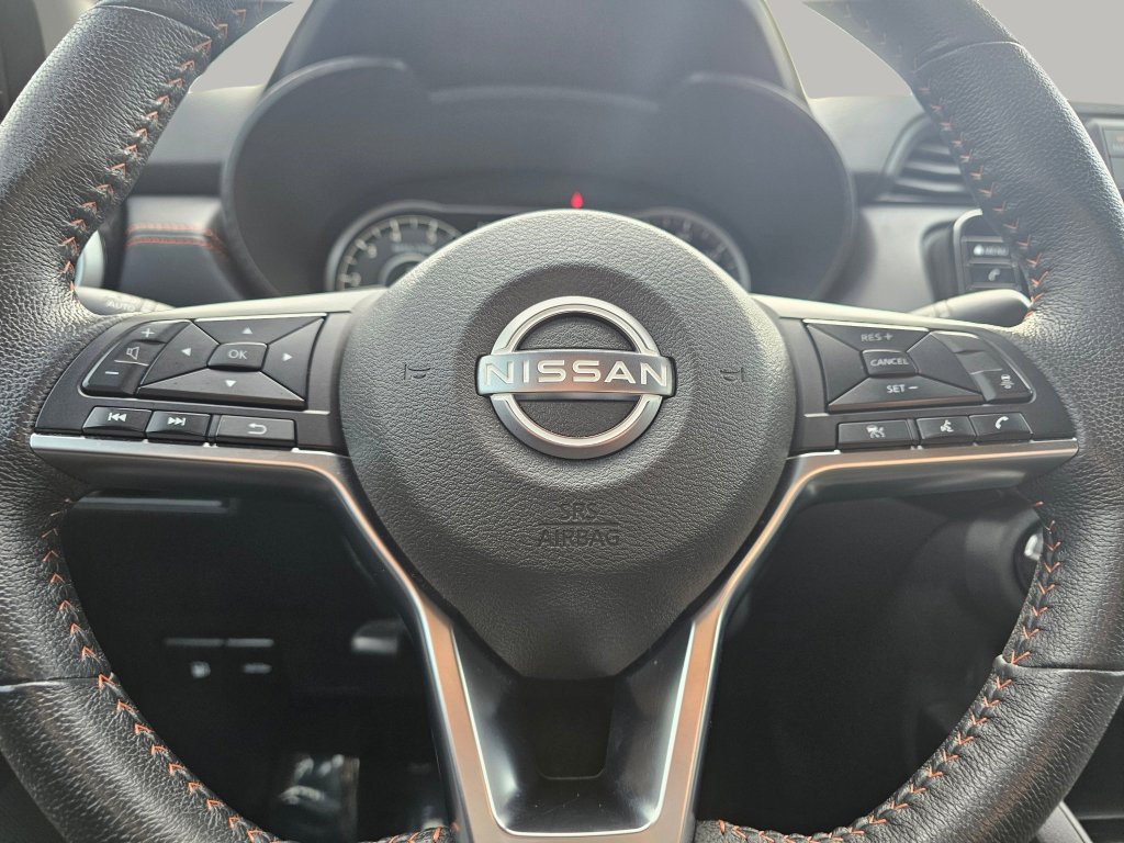 Used 2025 Nissan Versa SR w/ Trunk Package image 3