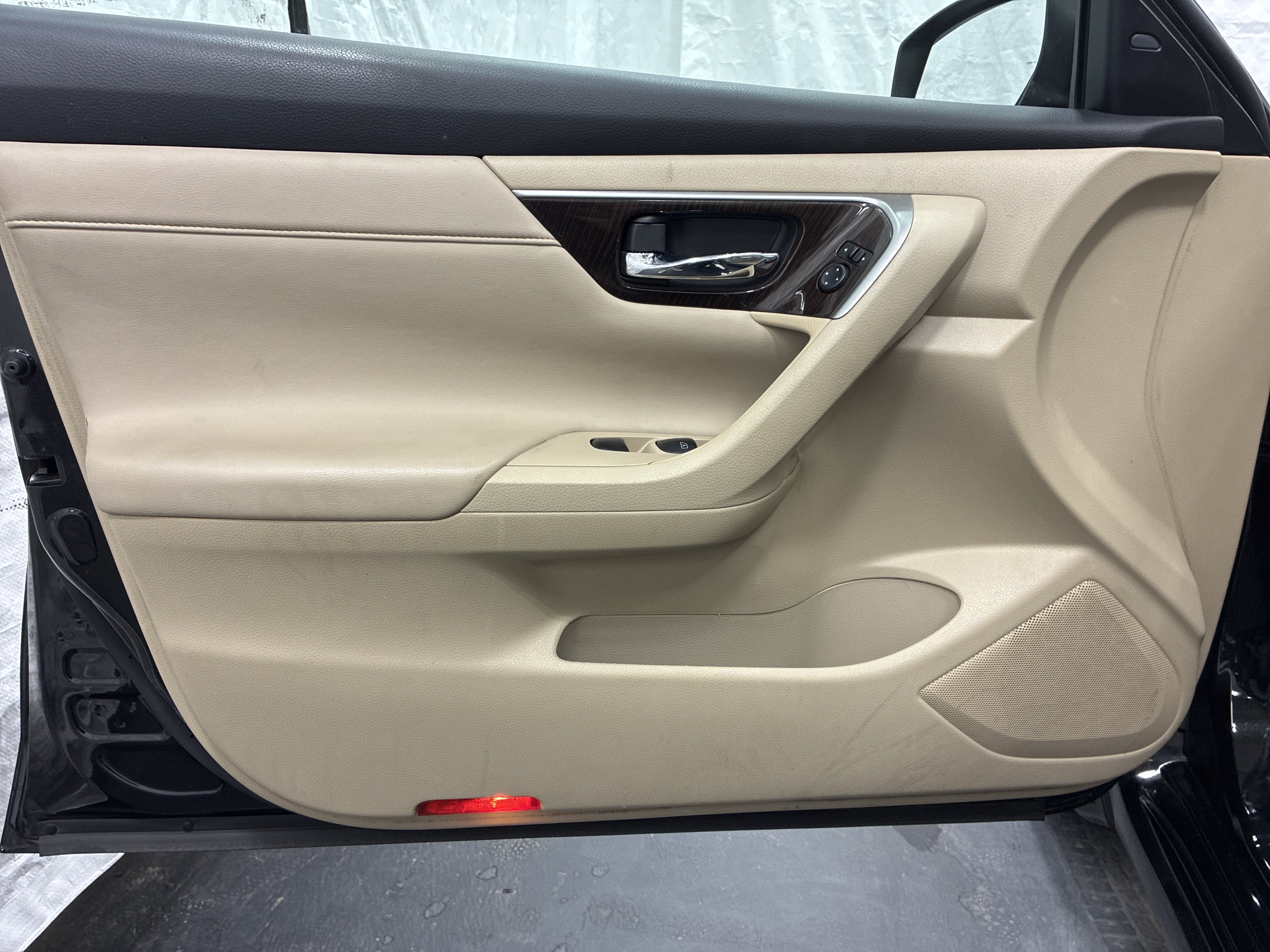 Used 2015 Nissan Altima 3.5 SL FWD image 15