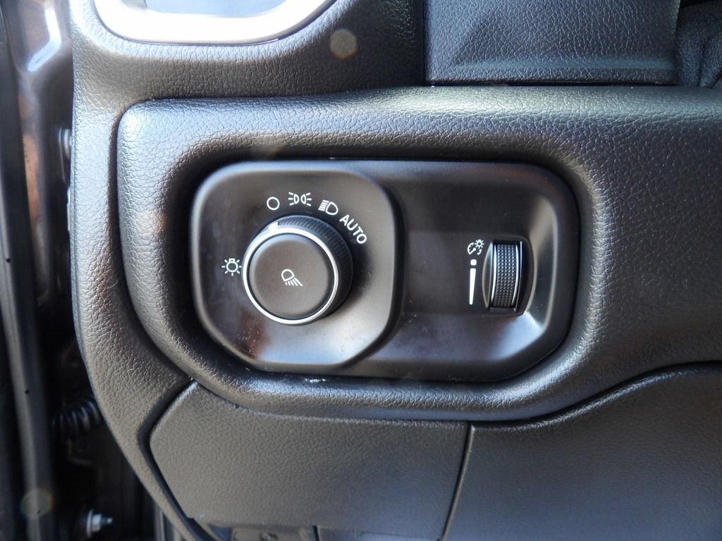Used 2022 RAM 3500 Big Horn AWD/4WD image 18