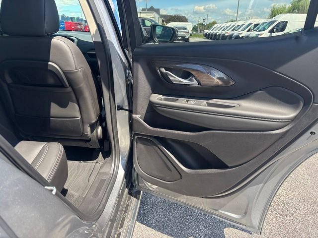 Used 2024 GMC Terrain Denali w/ Denali Premium Package AWD/4WD image 23
