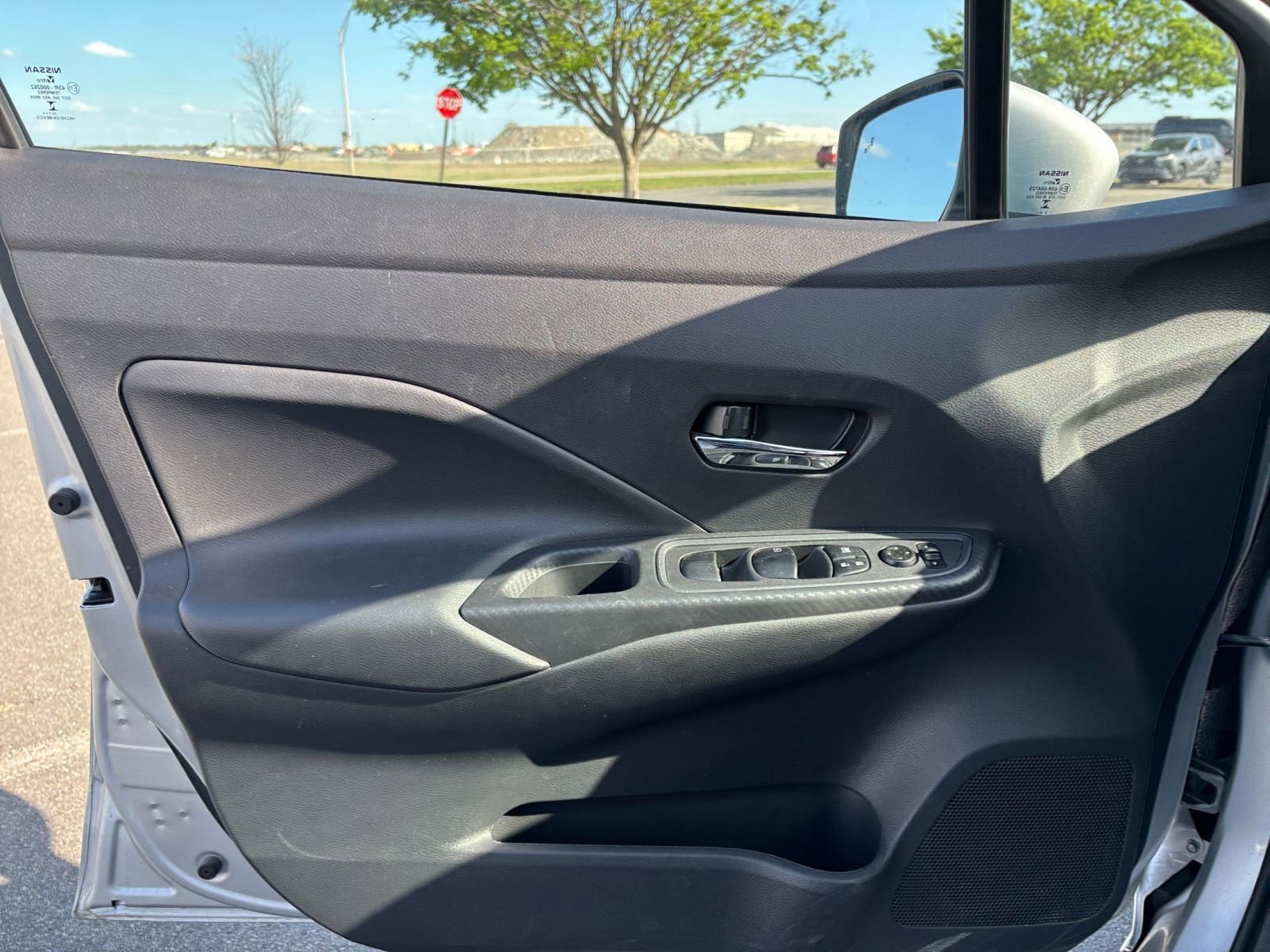 Used 2025 Nissan Versa SV FWD image 18