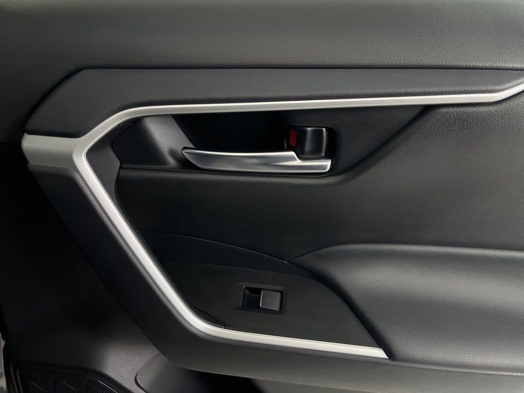 Used 2025 Toyota RAV4 XLE image 56