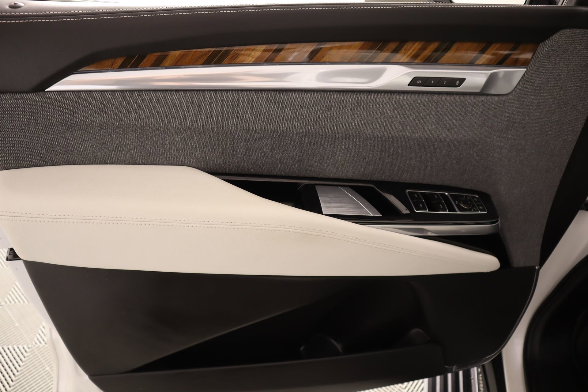 Used 2025 Cadillac Escalade Sport Platinum image 19