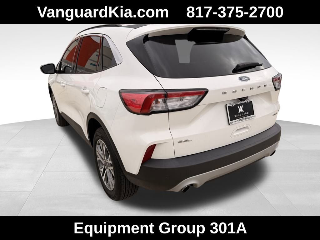 Used 2022 Ford Escape SEL image 2