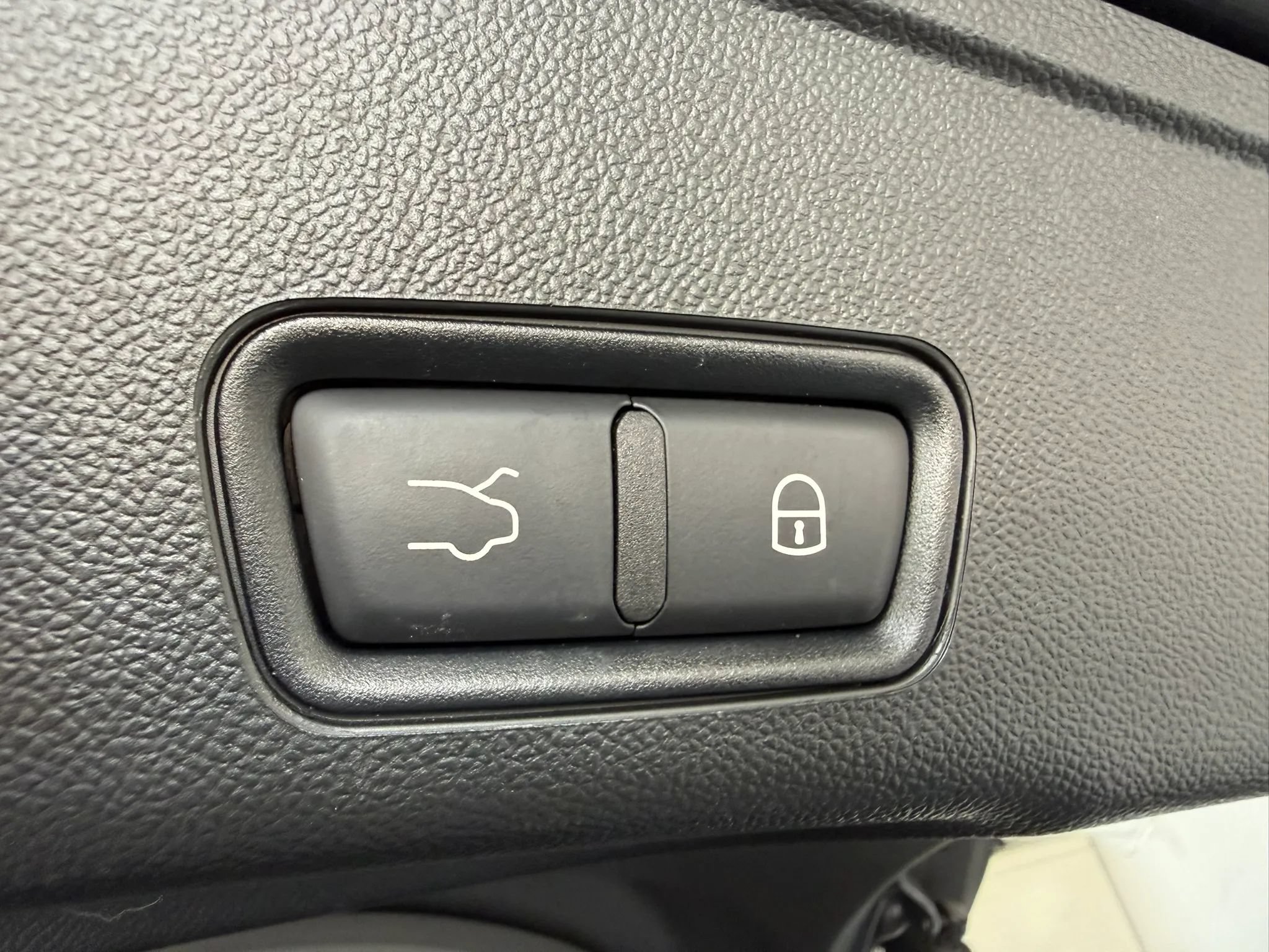 Used 2023 Maserati Grecale Modena AWD/4WD image 36