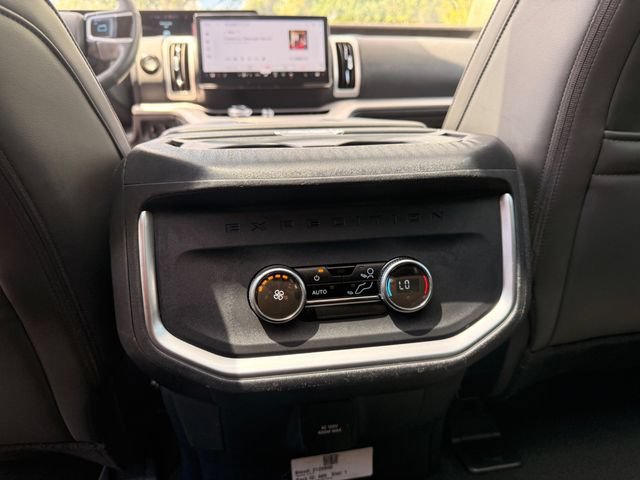 Used 2025 Ford Expedition Active AWD/4WD image 16