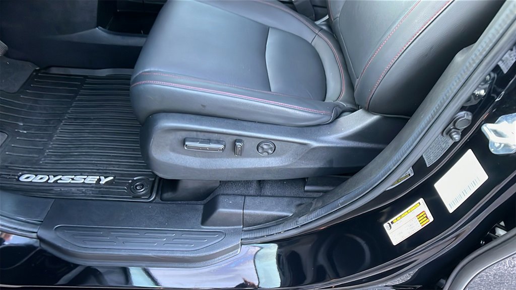 Used 2025 Honda Odyssey Sport-L image 14