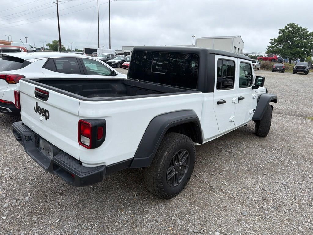 Used 2025 Jeep Gladiator Sport AWD/4WD image 2