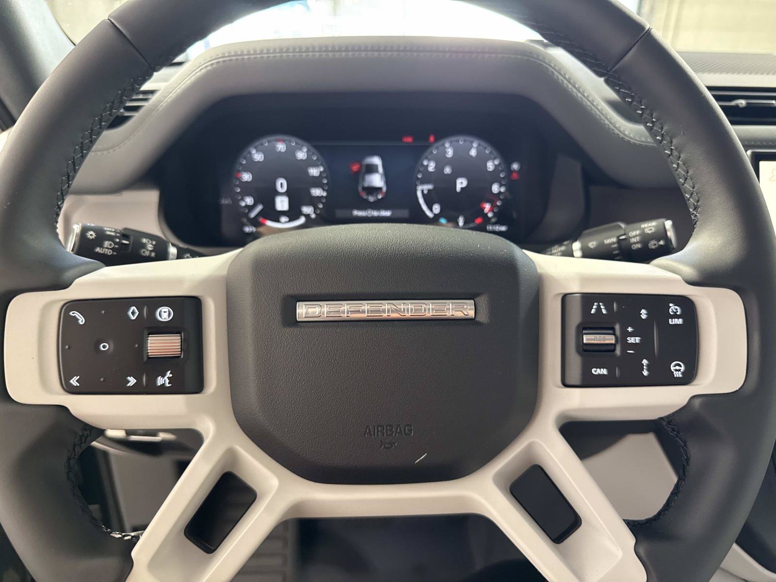 New 2026 Land Rover Defender 110 X-Dynamic SE AWD/4WD image 28