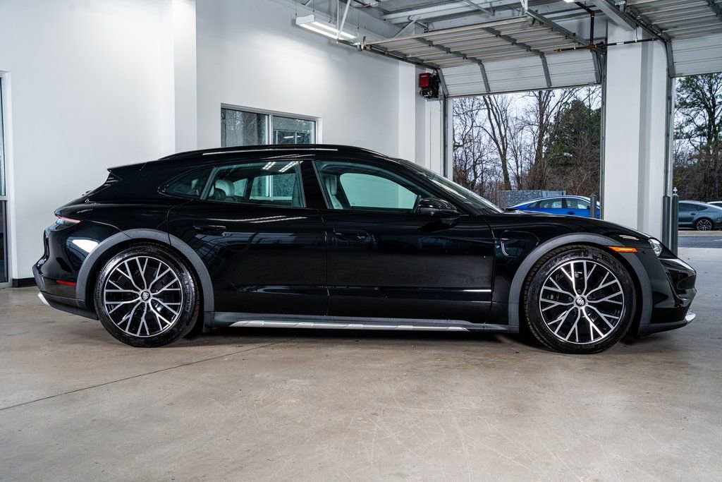 Used 2024 Porsche Taycan 4S w/ Premium Package image 5