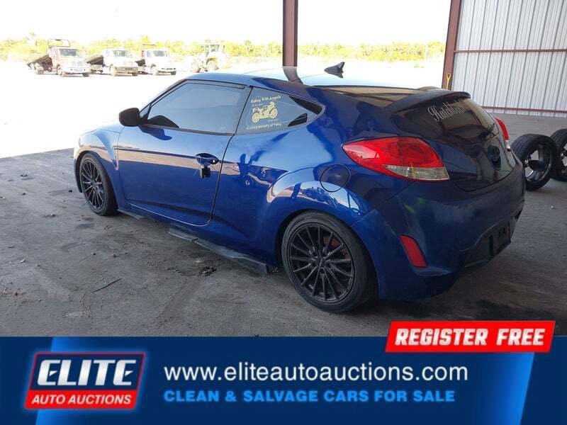 Used 2017 Hyundai Veloster Value Edition FWD image 5