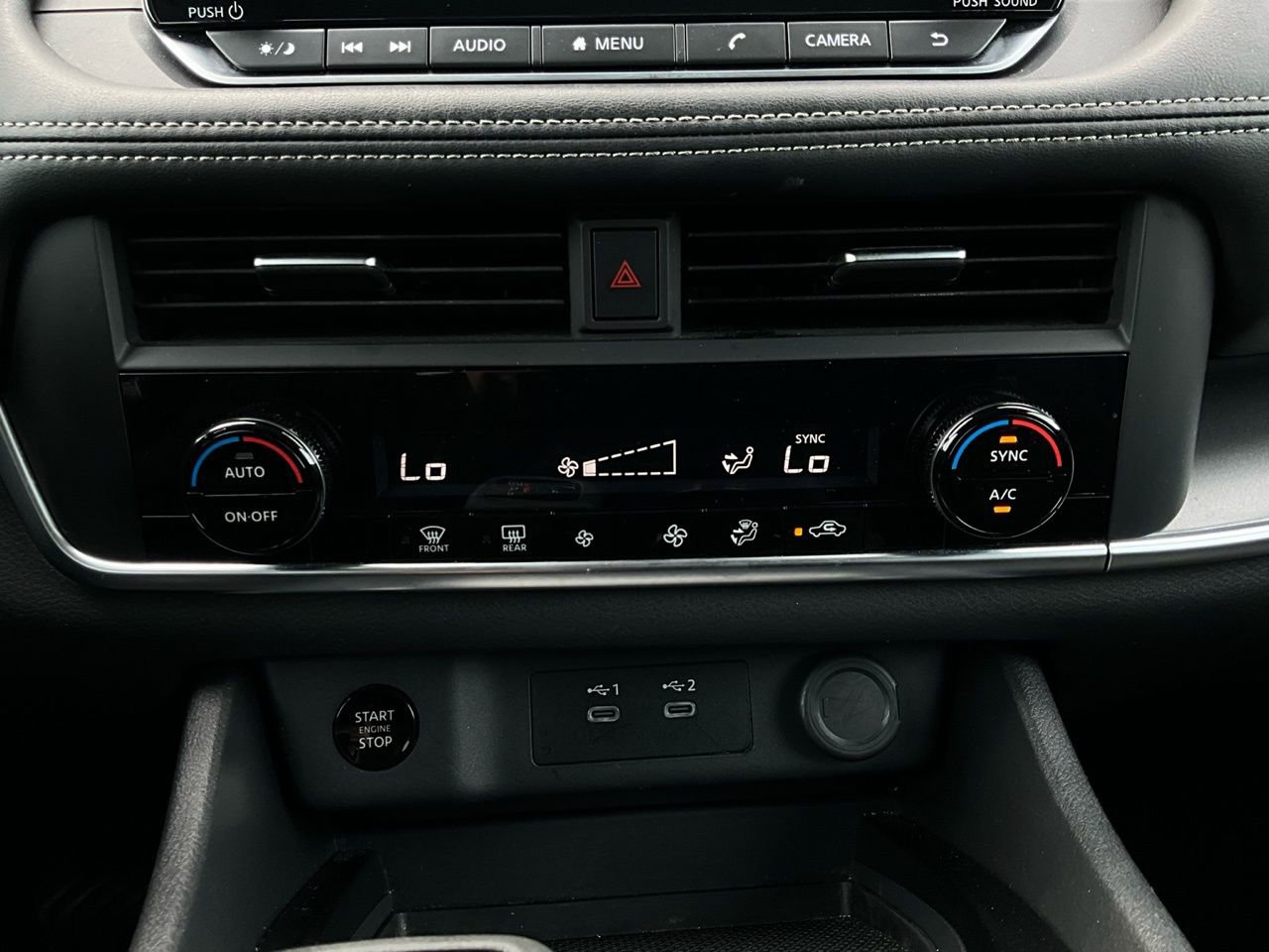 Used 2025 Nissan Rogue SV image 28