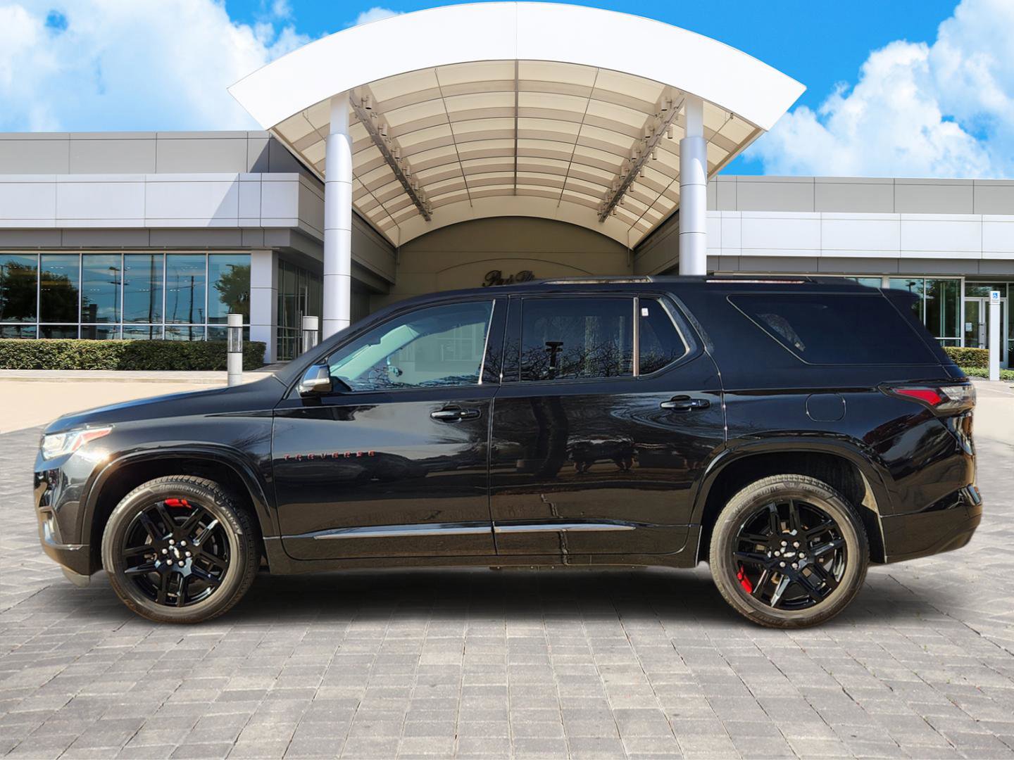 Used 2019 Chevrolet Traverse Premier w/ Redline Edition image 3