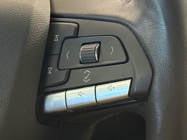 Used 2022 Cadillac XT4 Premium Luxury w/ Technology Package FWD image 12