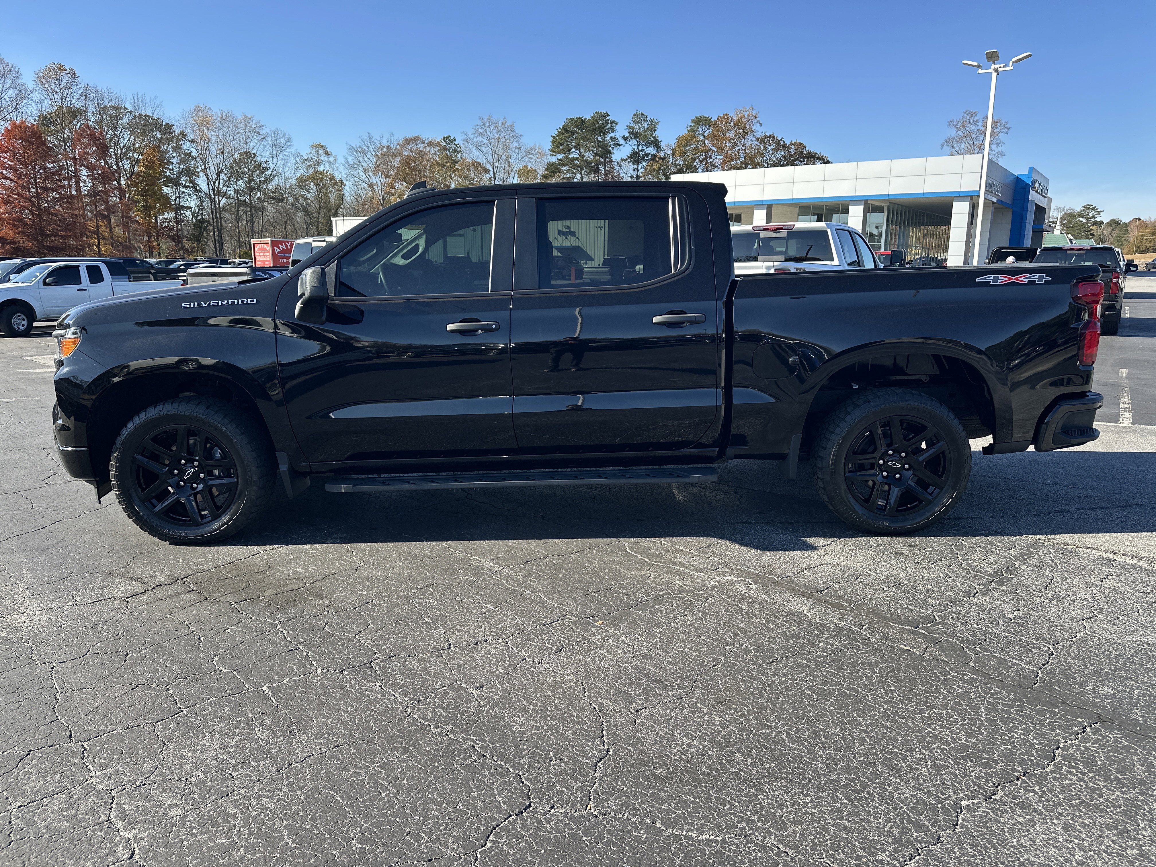 Used 2022 Chevrolet Silverado 1500 Custom image 5