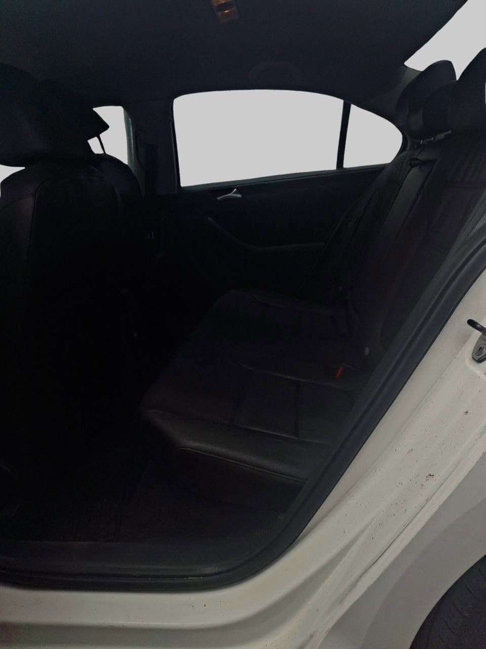 Used 2011 Volkswagen Jetta SE FWD image 7