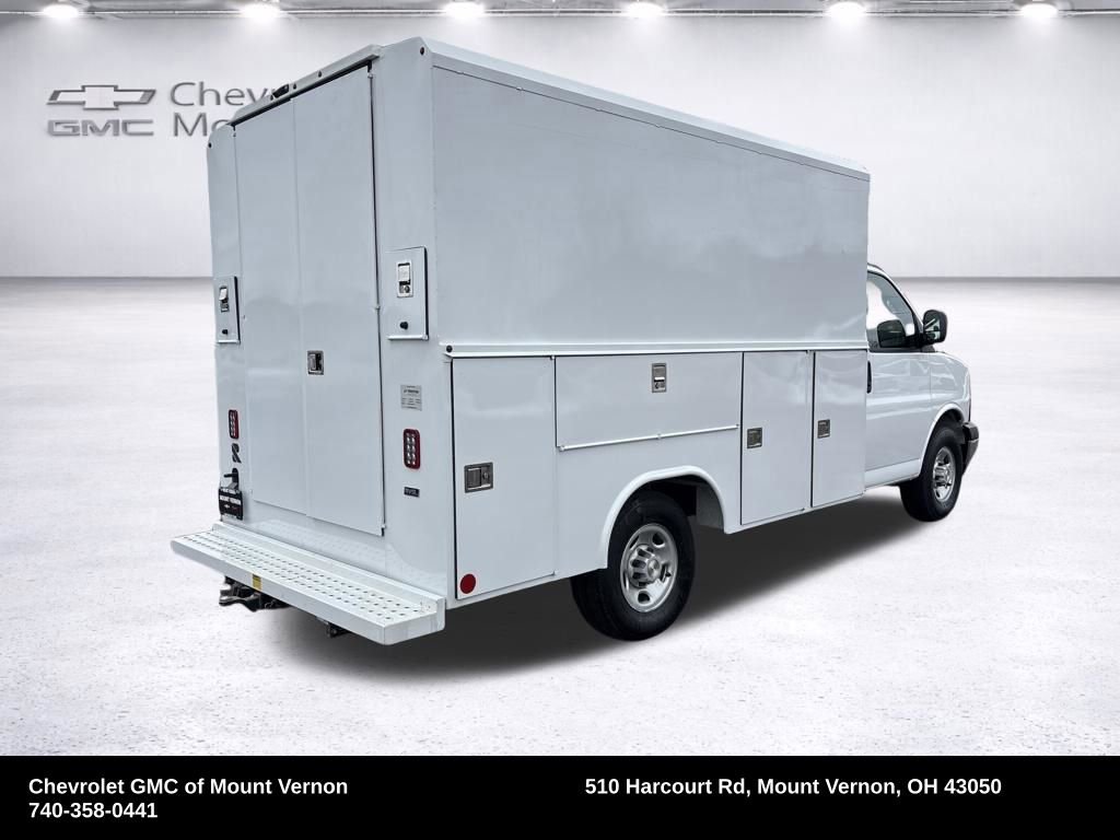 Used 2025 Chevrolet Express 3500 w/ Power Convenience Package image 5