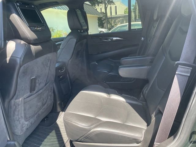 Used 2016 Cadillac Escalade Platinum AWD/4WD image 5
