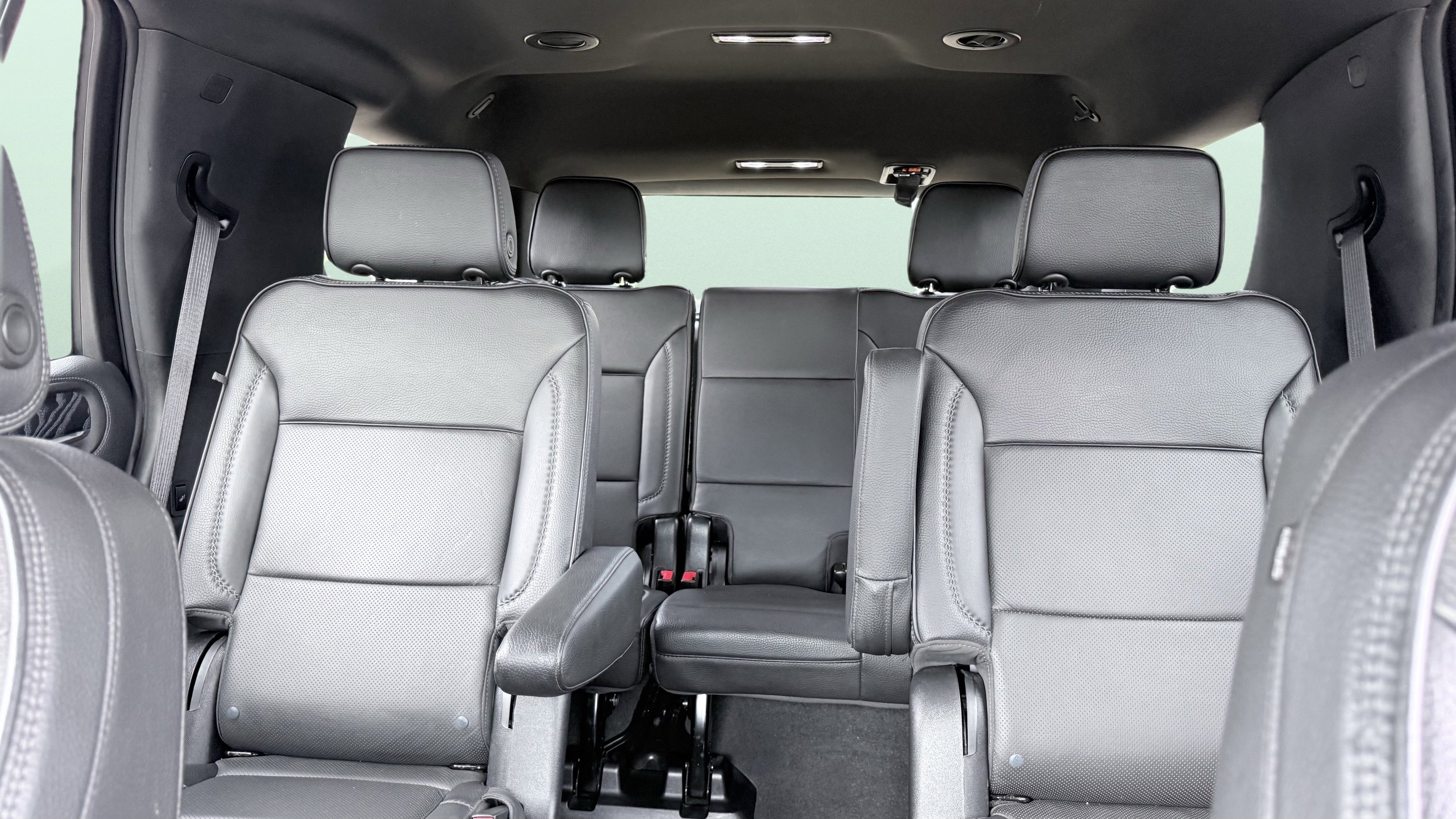 Used 2023 GMC Yukon Denali RWD image 24