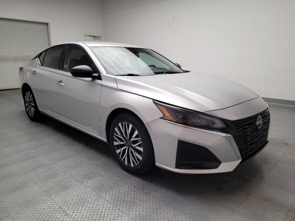 Used 2024 Nissan Altima 2.5 SV image 13