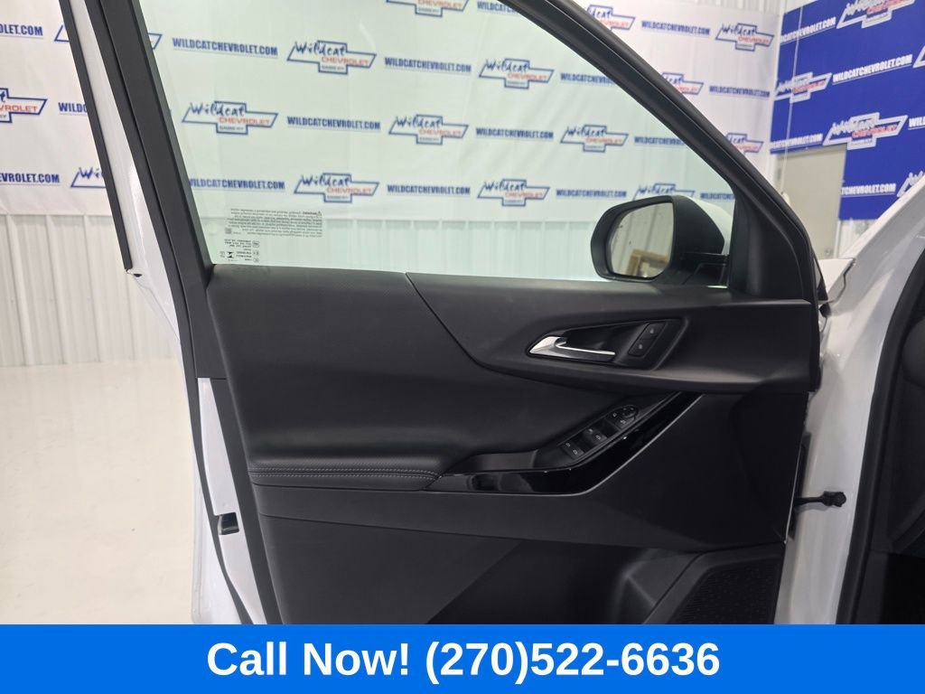 Used 2025 Chevrolet Equinox LT image 12