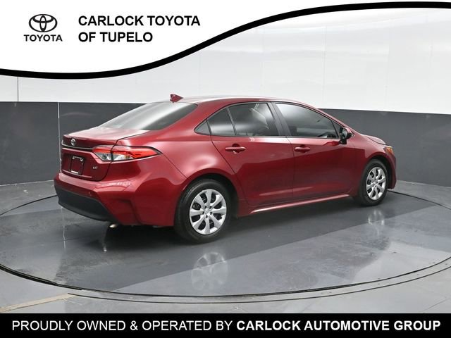 Used 2025 Toyota Corolla LE FWD image 3