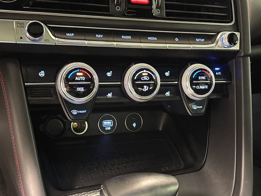 Used 2022 Genesis G70 3.3T RWD image 40