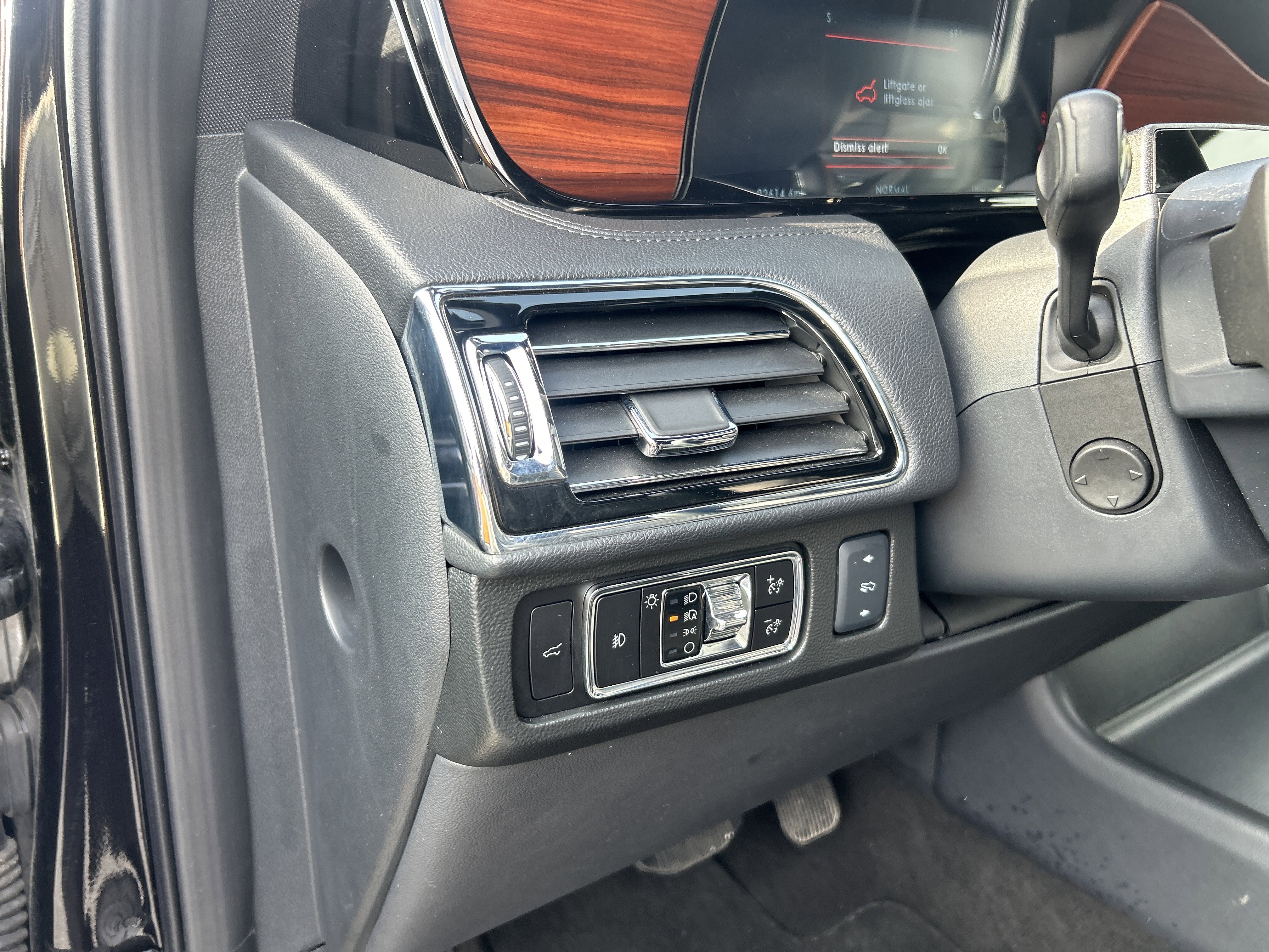 Used 2024 Lincoln Navigator Reserve image 18