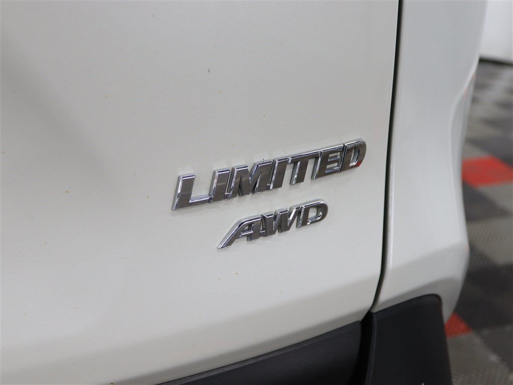Used 2022 Toyota RAV4 Limited AWD/4WD image 8